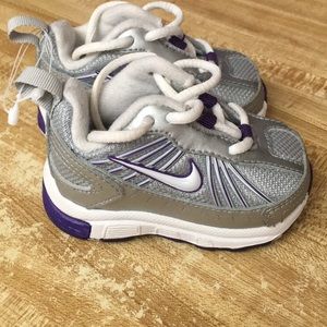 New! Toddler Nike T Run 4 shoes. Size 2C. So cute!